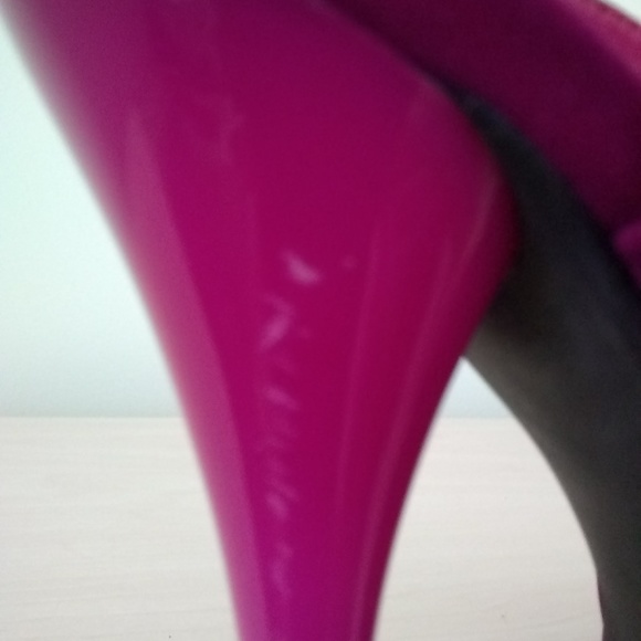 Shoes - Picture 5 of 5